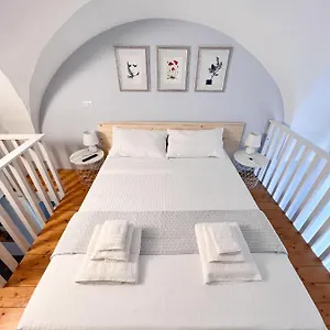nice-house-san-biagio-full-apartment.lecce-hotels.com/